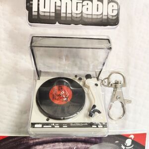 World's Smallest Coolest TURNTABLE Record Player Keychain Mini Miniature Sealed!